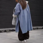 مانتو جین ۶ دکمه از نمای پشت